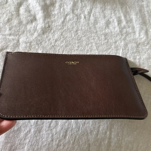 2025 updated Coach Bleecker Bucket Bag in Maple - Picture 13 of 15